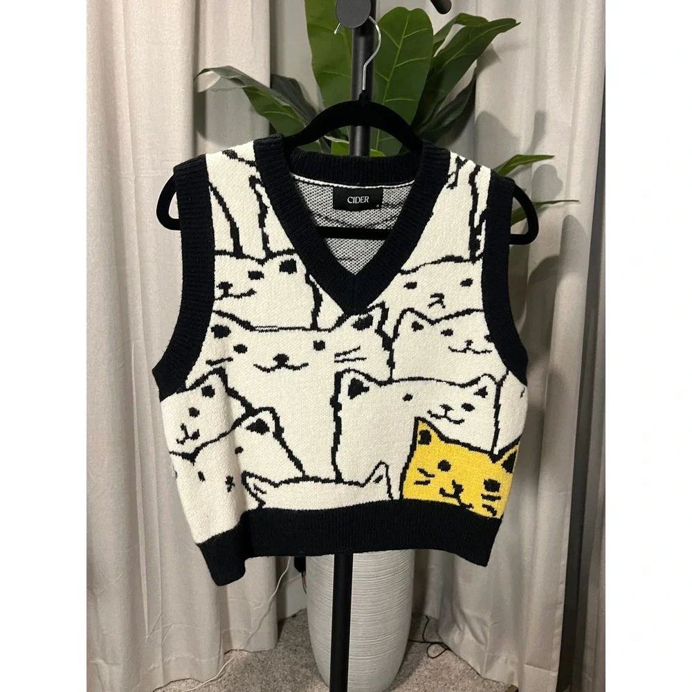 Cider Women Black White Cat Print Sweater Vest V-Neck Sleeveless Knit Top Small - Picture 1 of 4